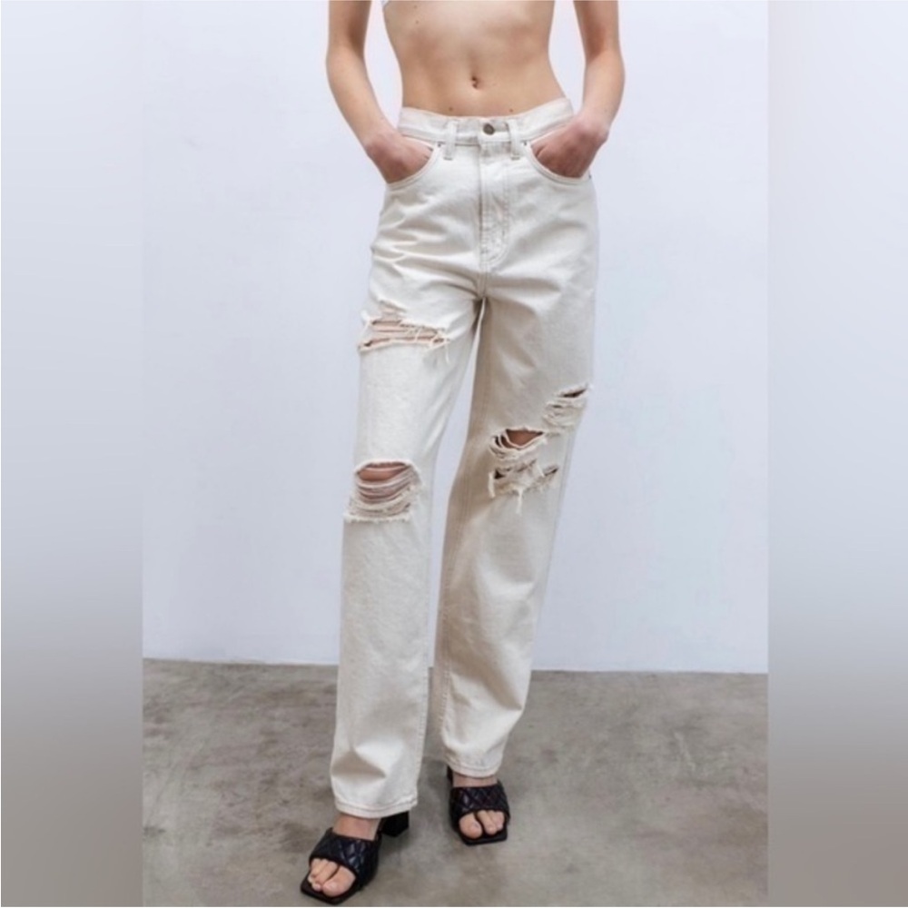 BDG Cream Off White High Rise Baggy Distressed Straight Leg Jeans, size 28
